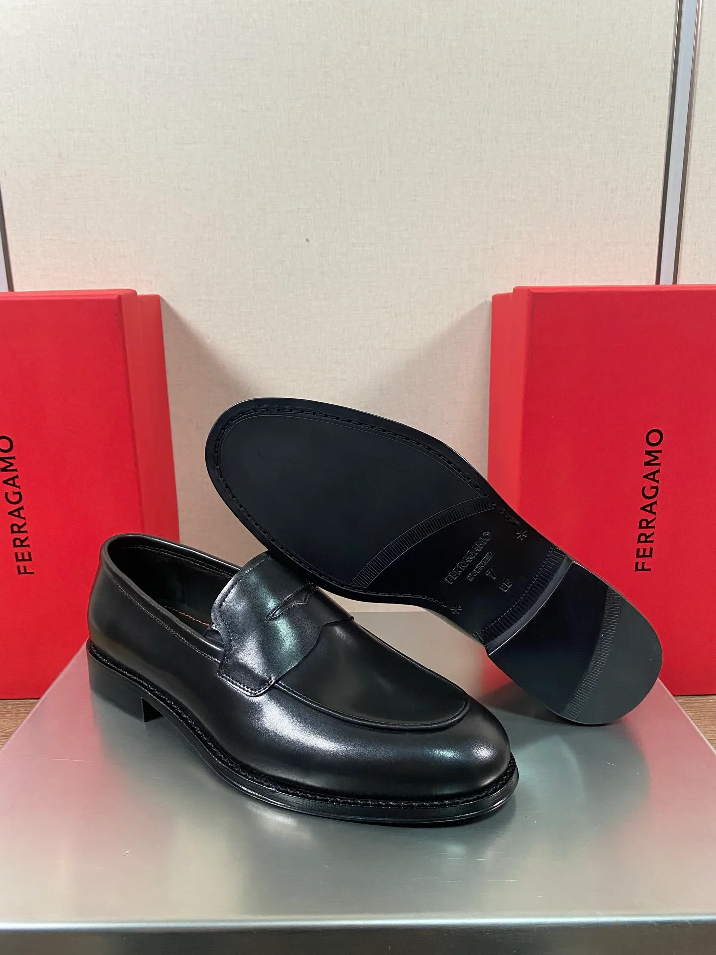 Men's Loafers And Dress Shoes SALVATORE FERRAGAMO 18078698