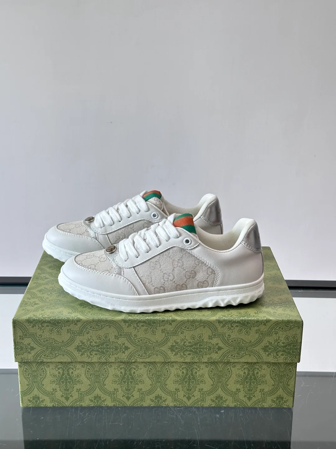 Women's Sneakers GUCCI 17069304