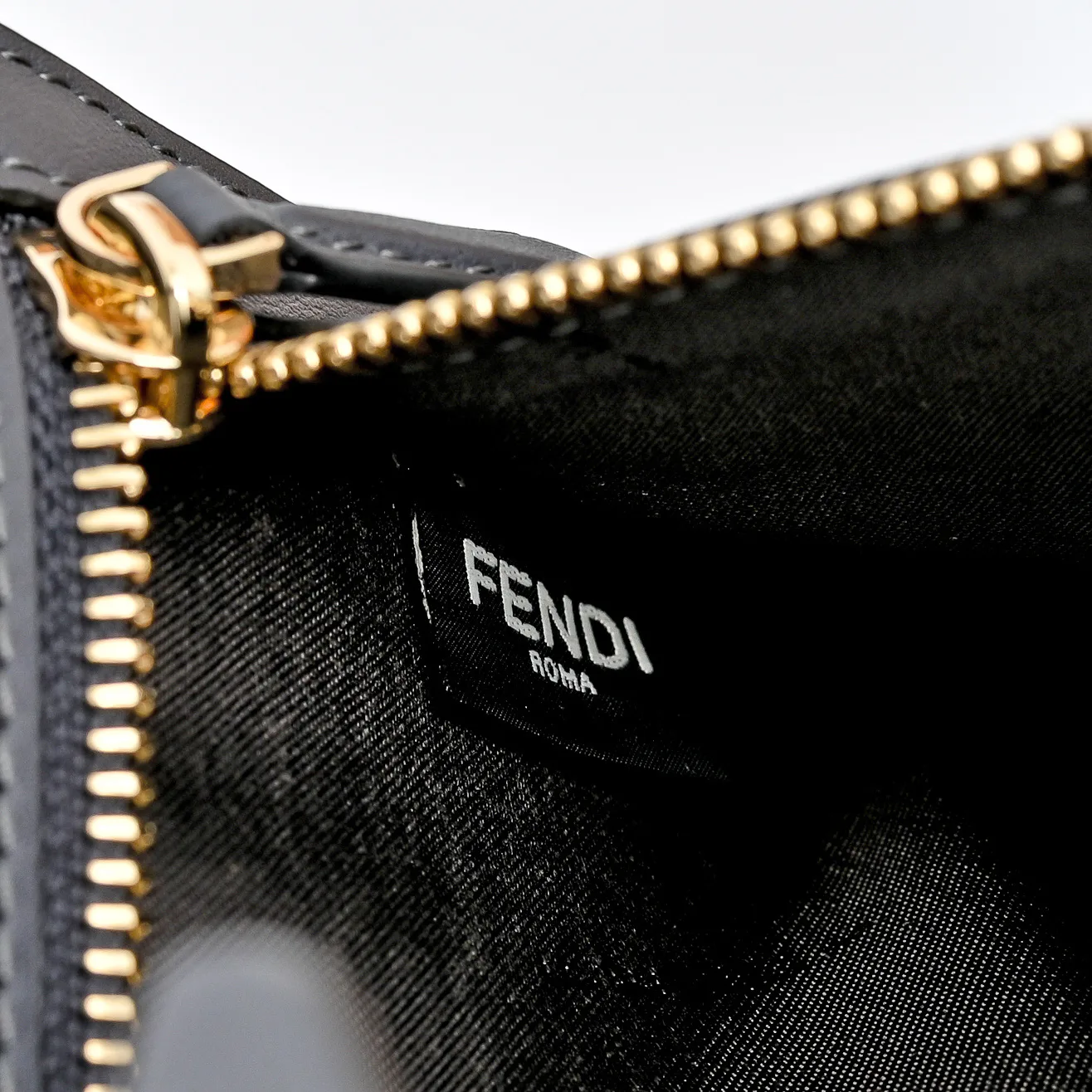 Women's Classic Handbags FENDI 16830654
