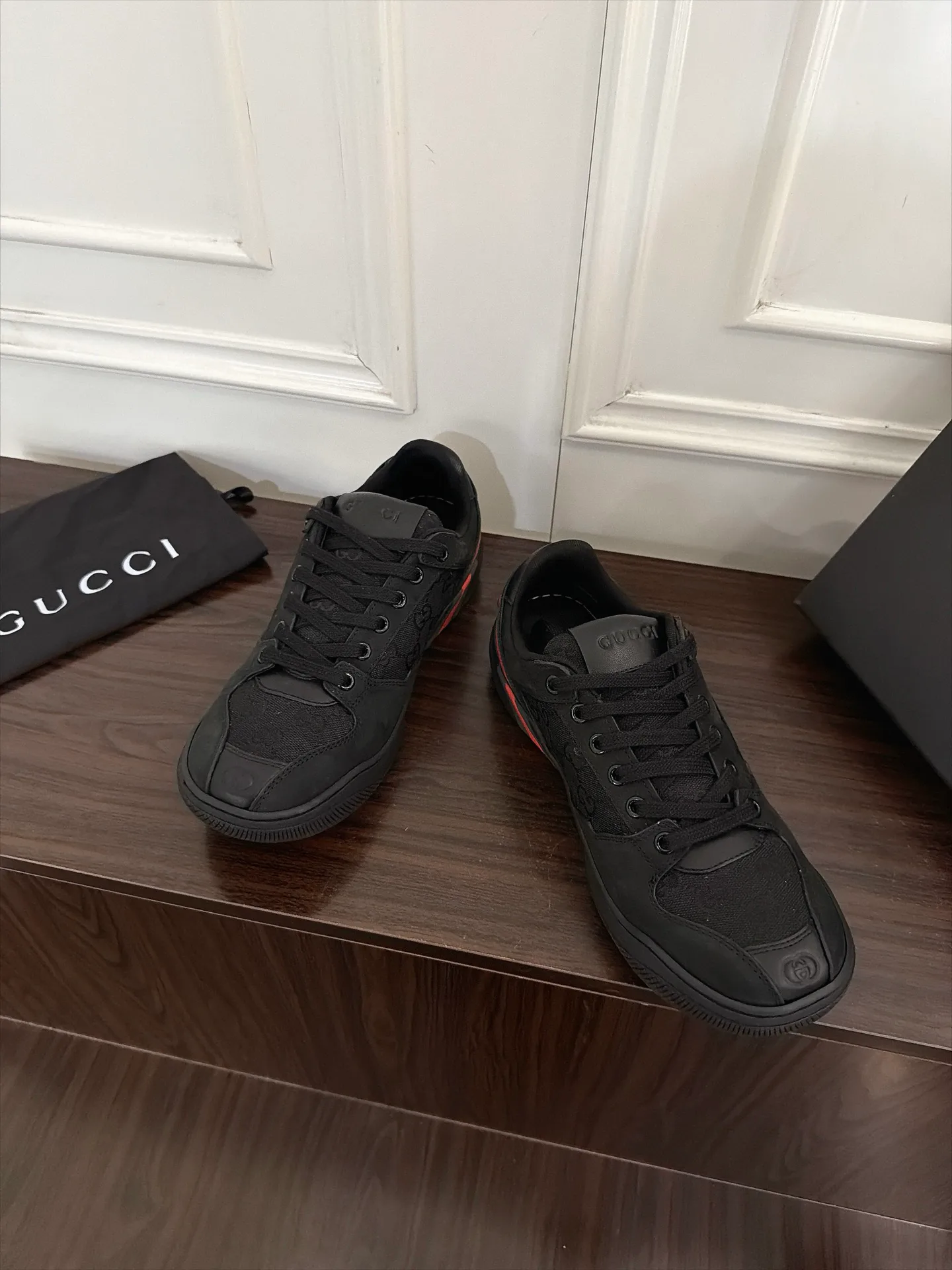 Кроссовки Женские Gucci 18586674