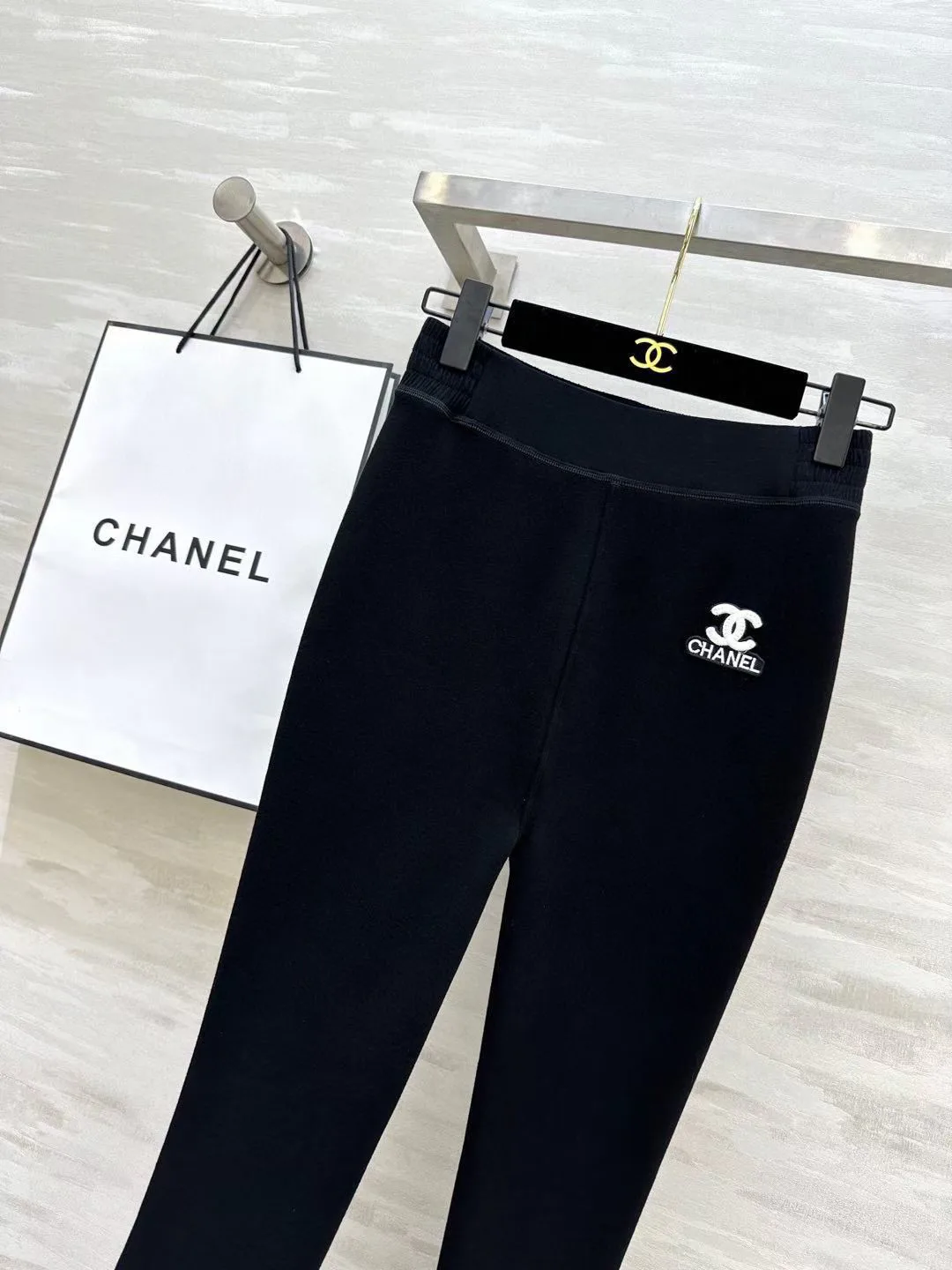 Women's Trousers CHANEL 18276755