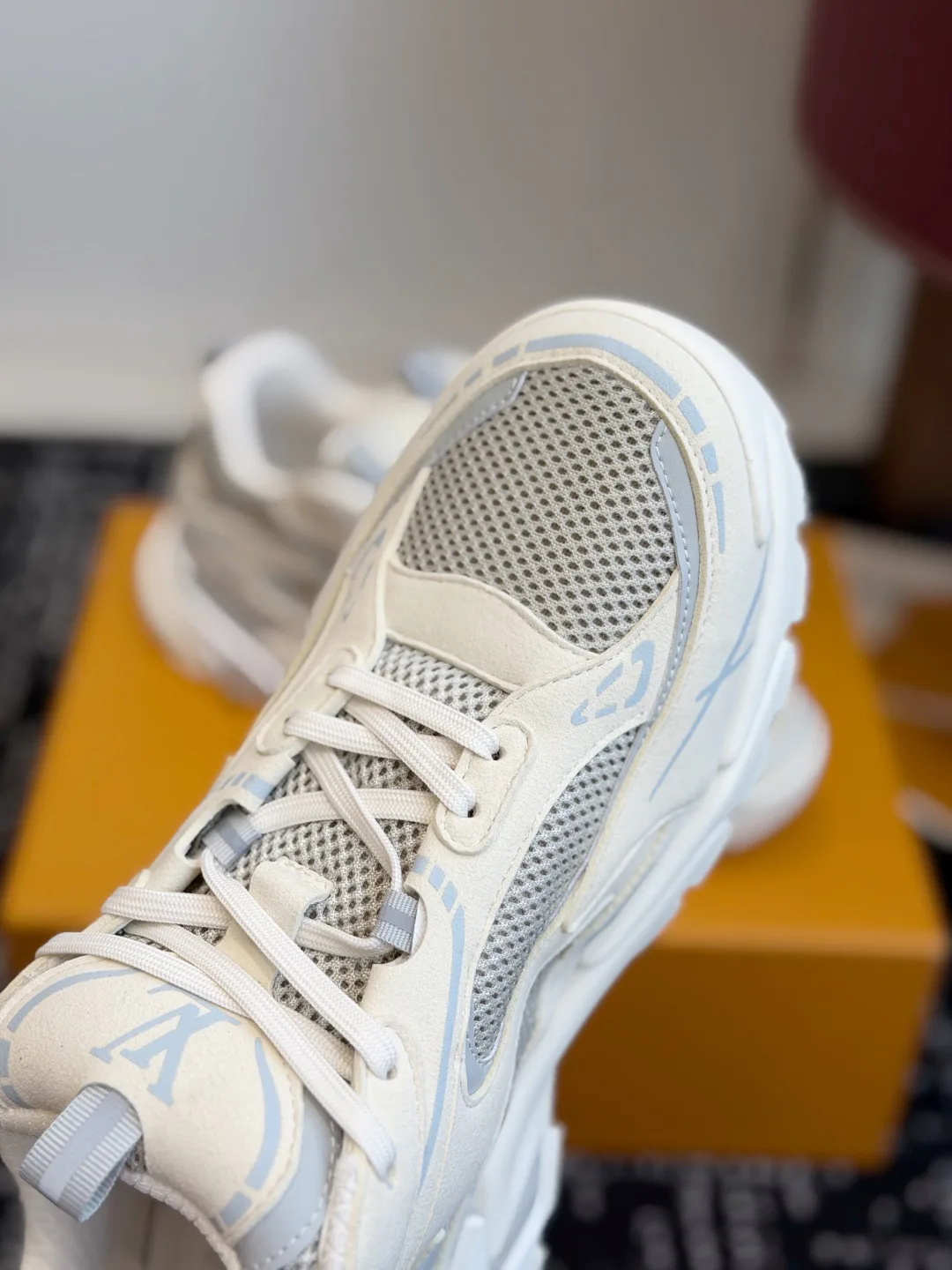 Men's Sneakers LOUIS VUITTON 17437988