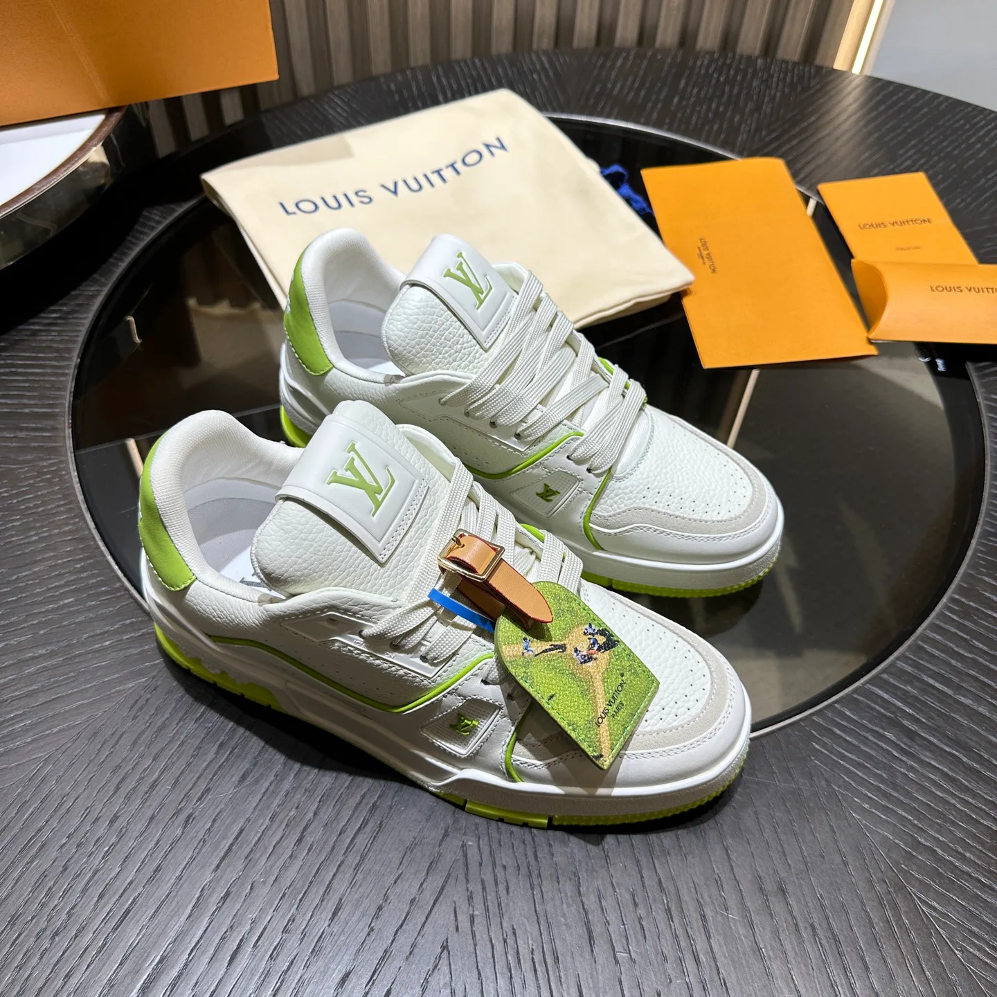 Men's Sneakers LOUIS VUITTON 18192472