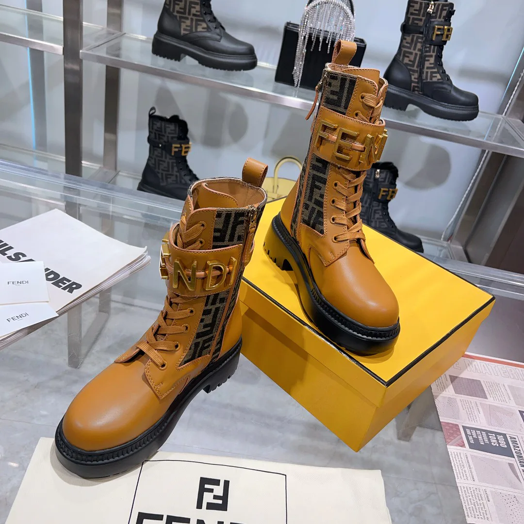 Women's Ankle Boots FENDI 18264015