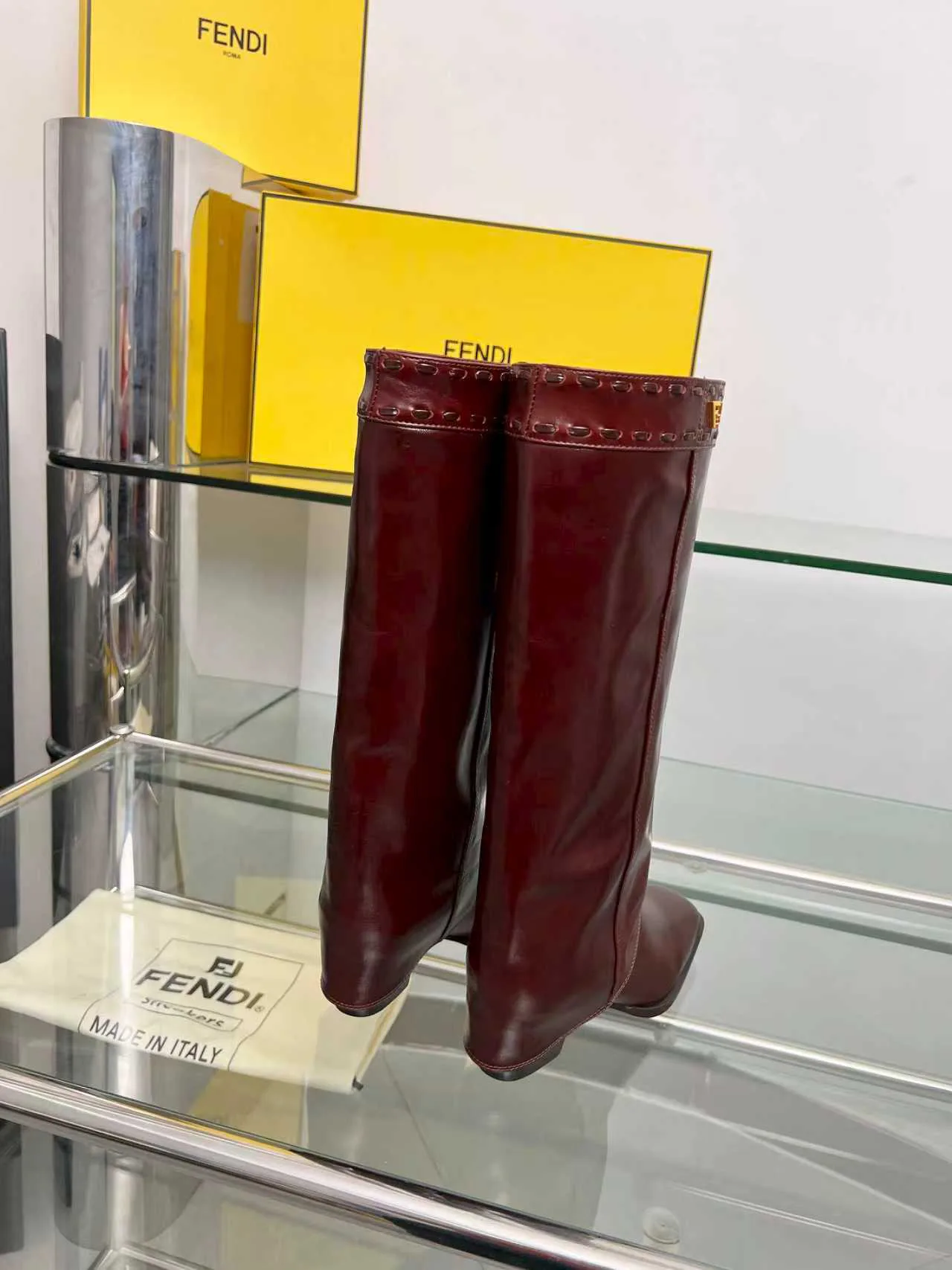 Women's Boots FENDI 18104318