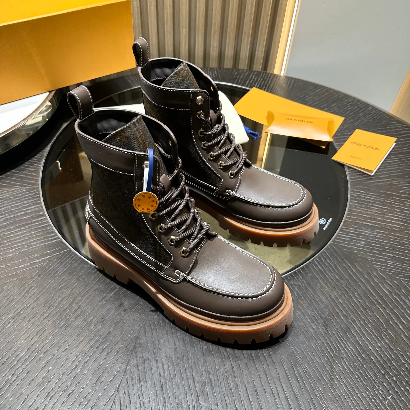 Men's Ankle Boots LOUIS VUITTON 18191627
