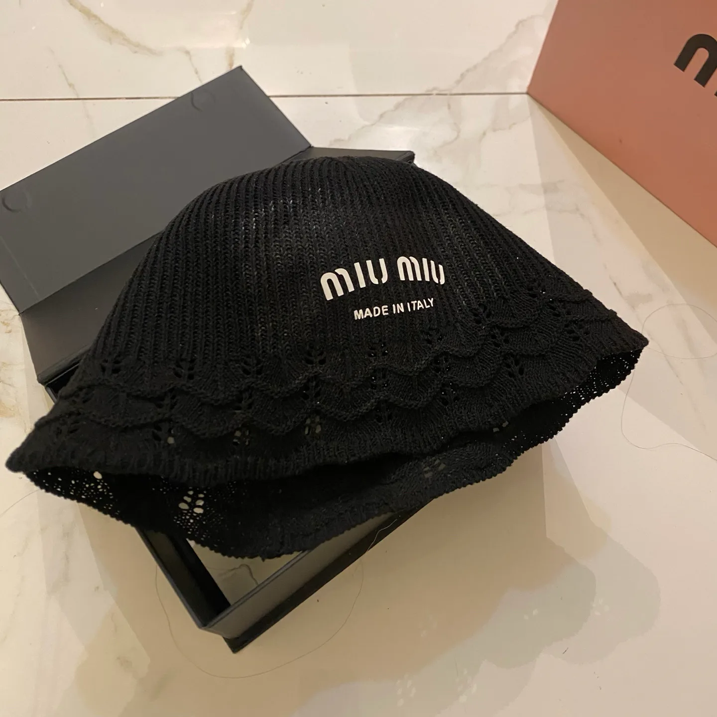 Hats MIU MIU 17498308
