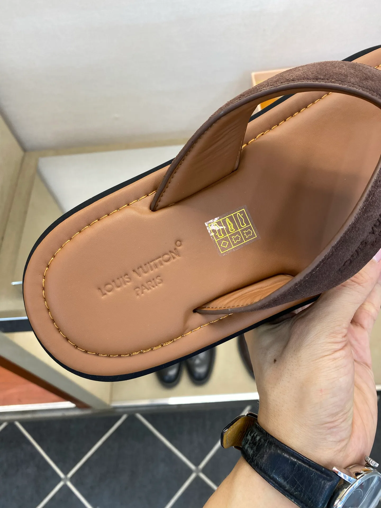 Men's Flip-Flops LOUIS VUITTON 17706367