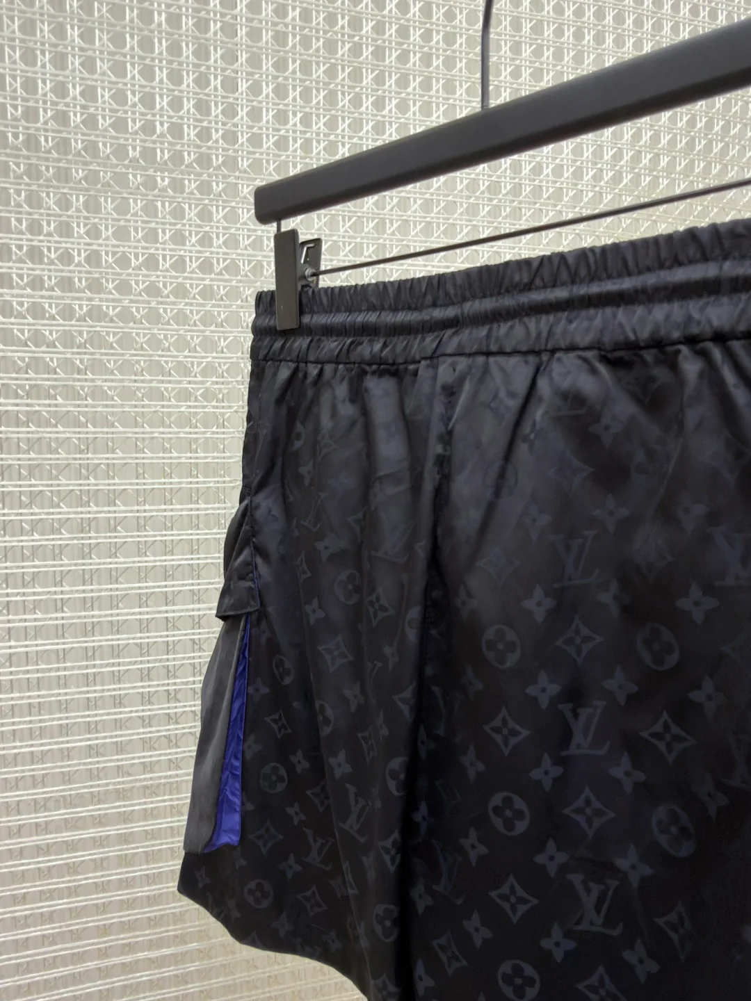 Men's Shorts LOUIS VUITTON 18153356