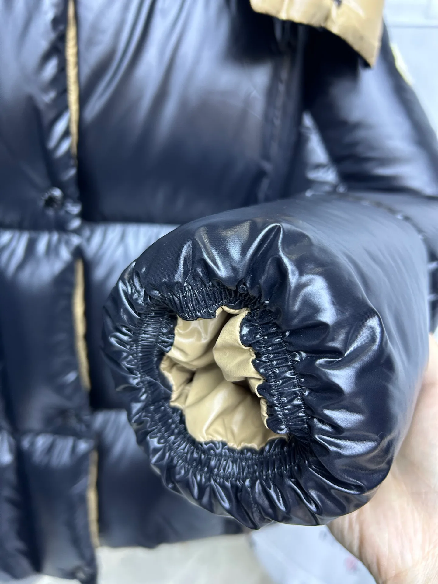 Women's Jackets And Down Jackets MONCLER 18111398