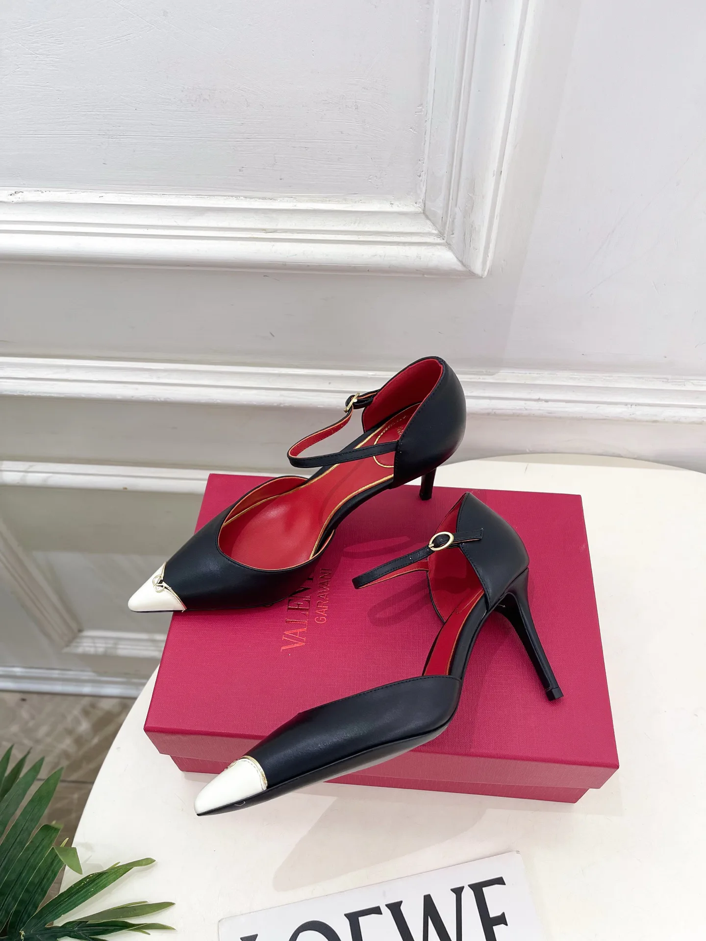 Women's Open-Toe Sandals VALENTINO 17829322