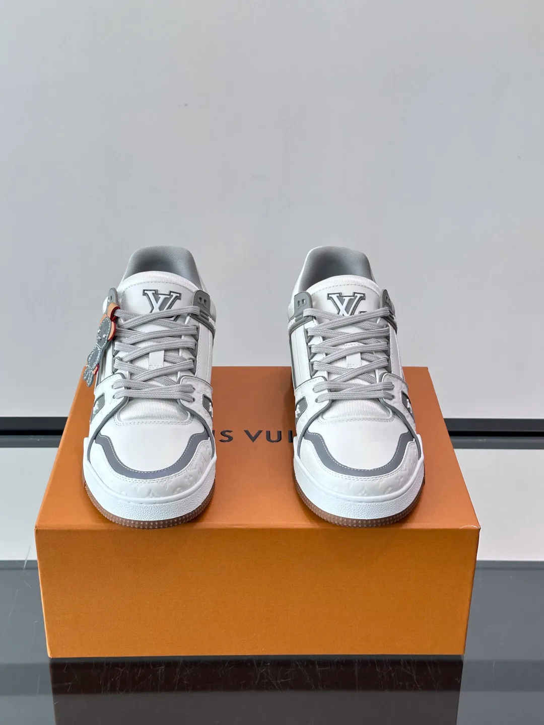 Men's Sneakers LOUIS VUITTON 17982456