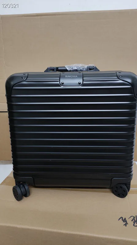 Чемоданы Rimowa 18667631