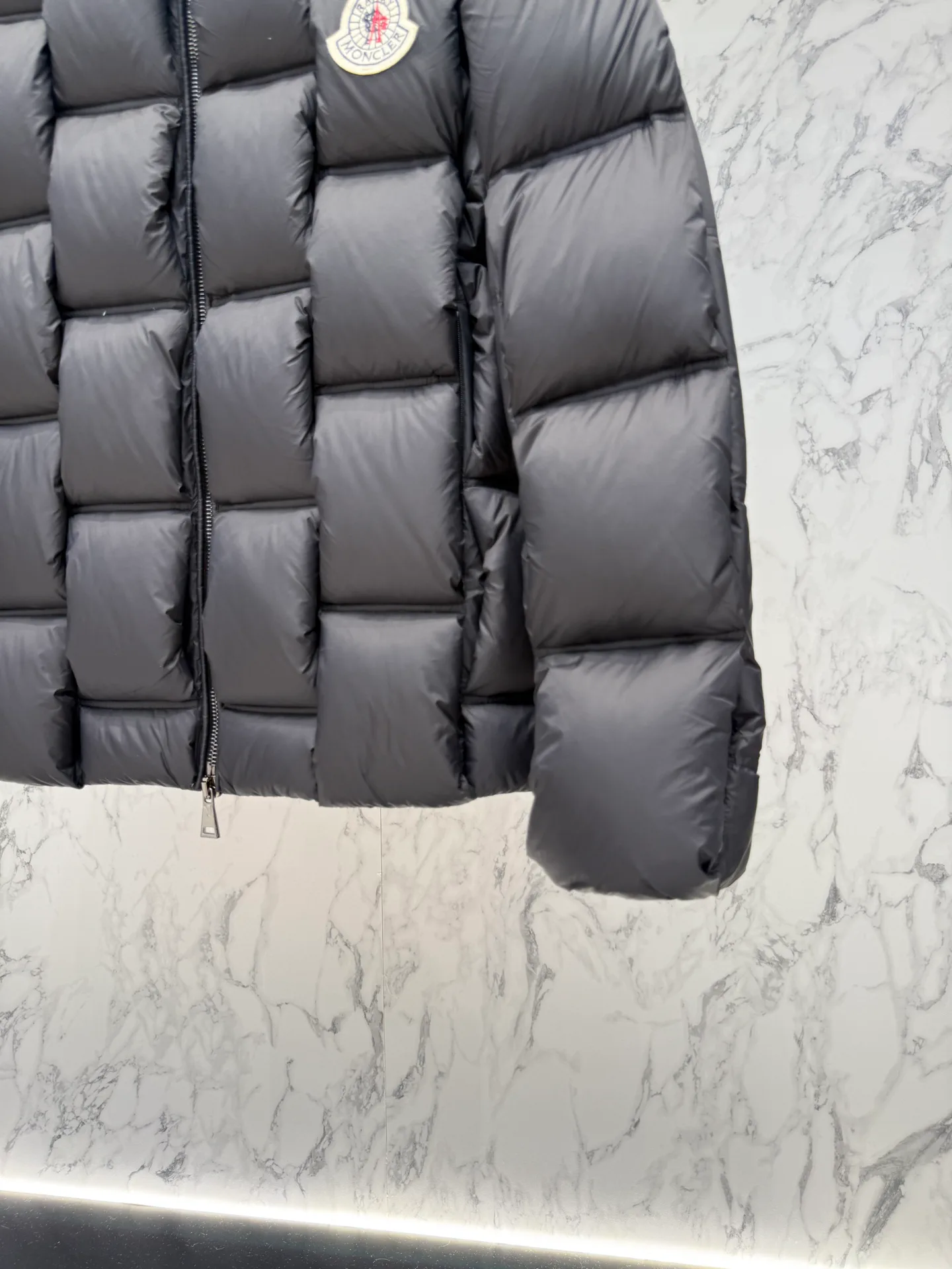 Men's Jackets And Down Jackets MONCLER 18387702