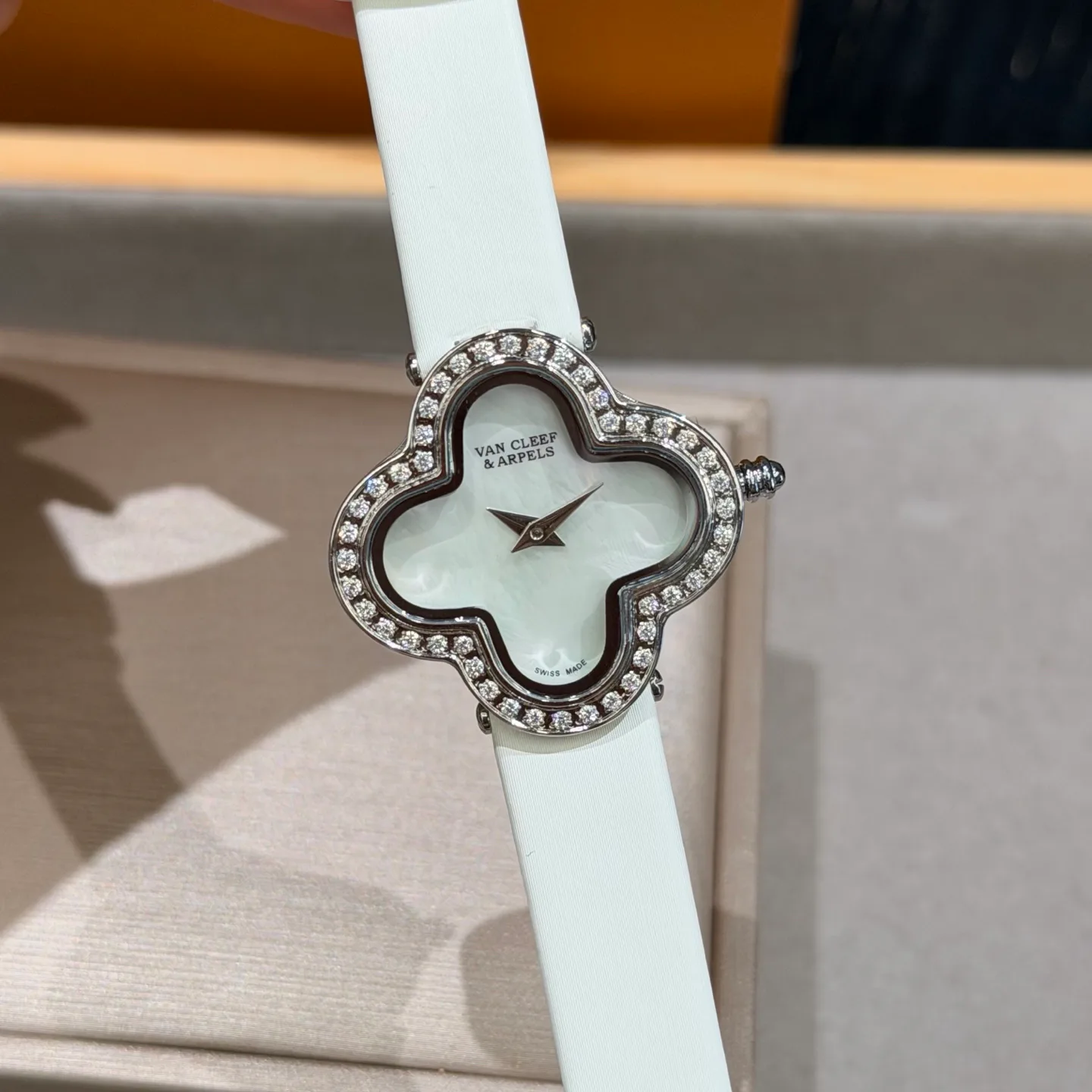 Women's Watches VAN CLEEF & ARPELS 17415092
