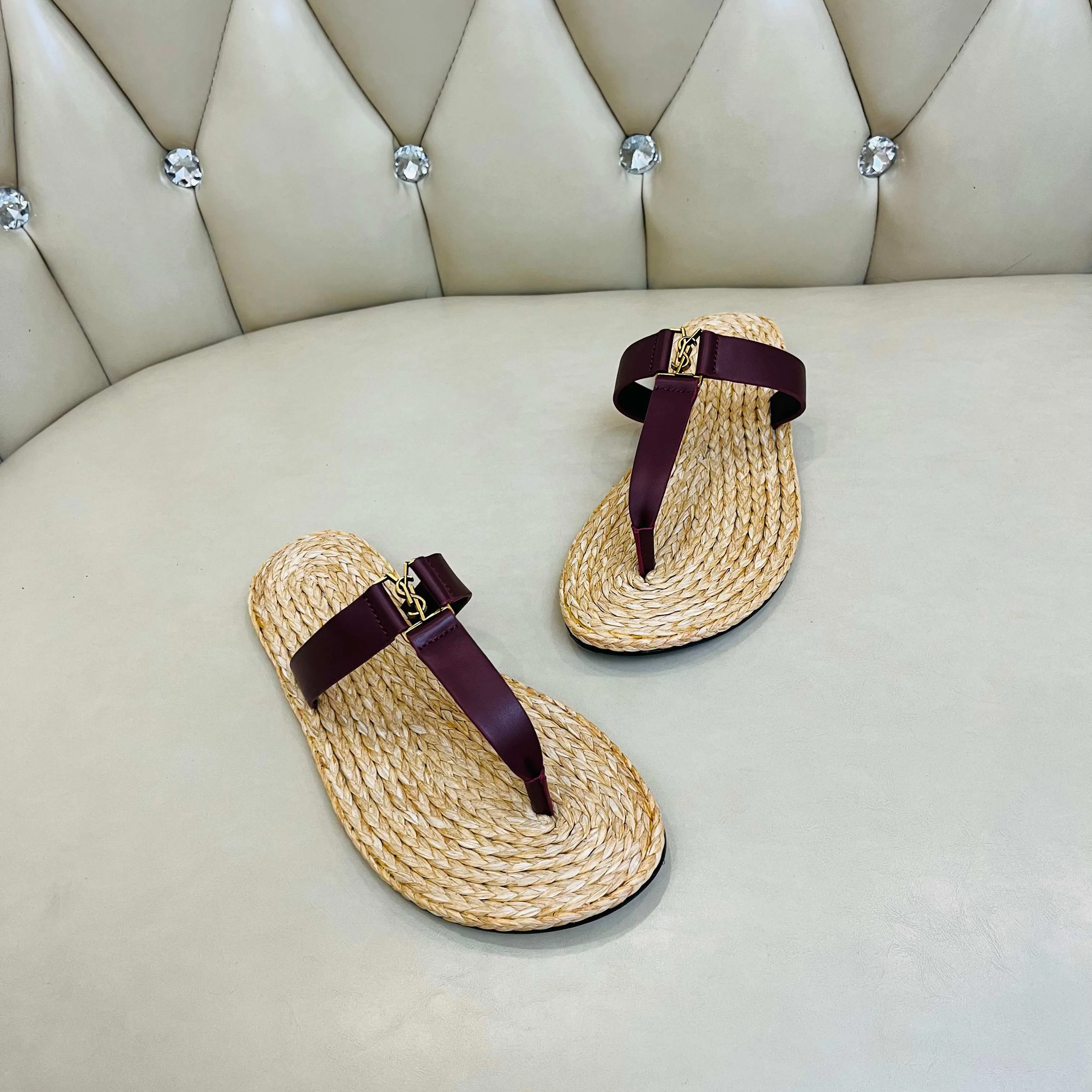 Women's Flip-Flops SAINT LAURENT 18083990