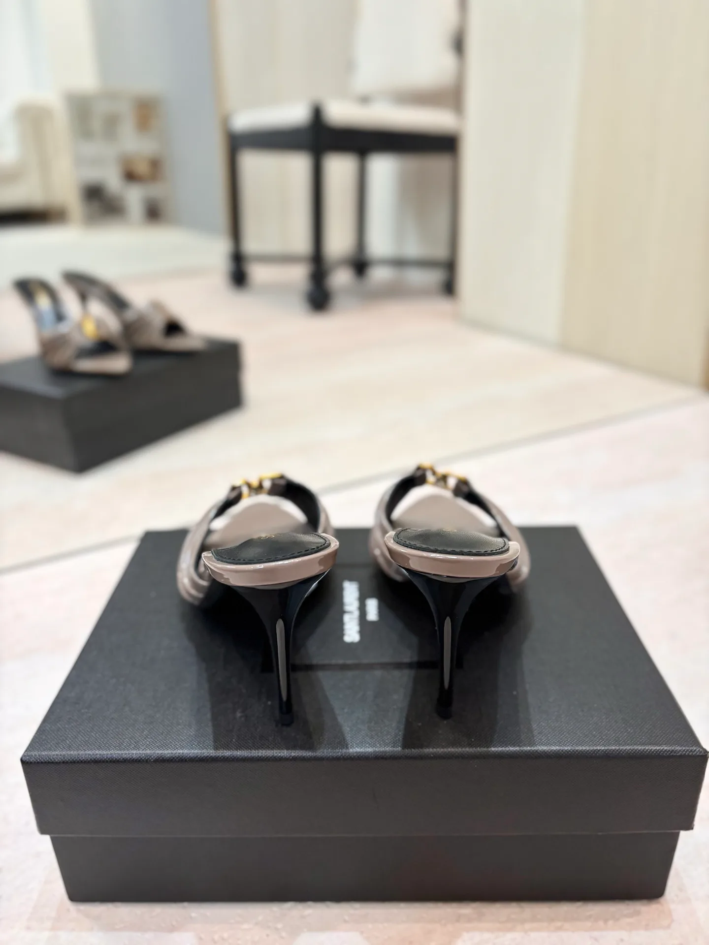 Women's Mules And Clogs SAINT LAURENT 17476092