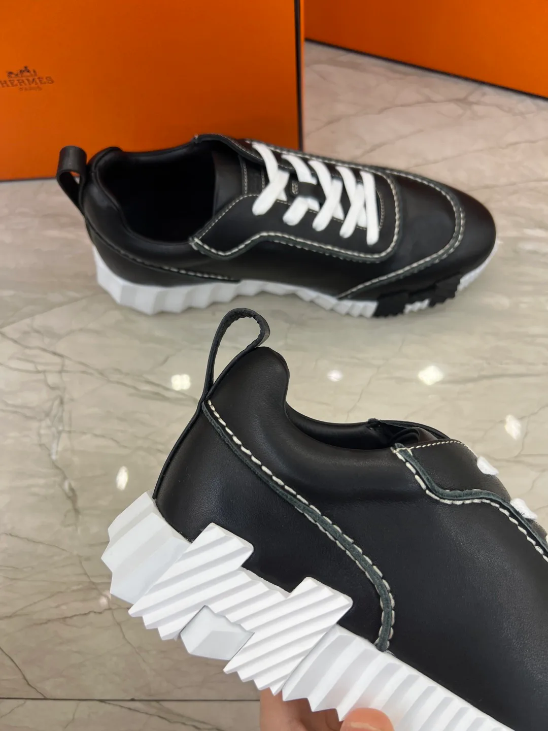 Кроссовки Женские Hermes 18679644