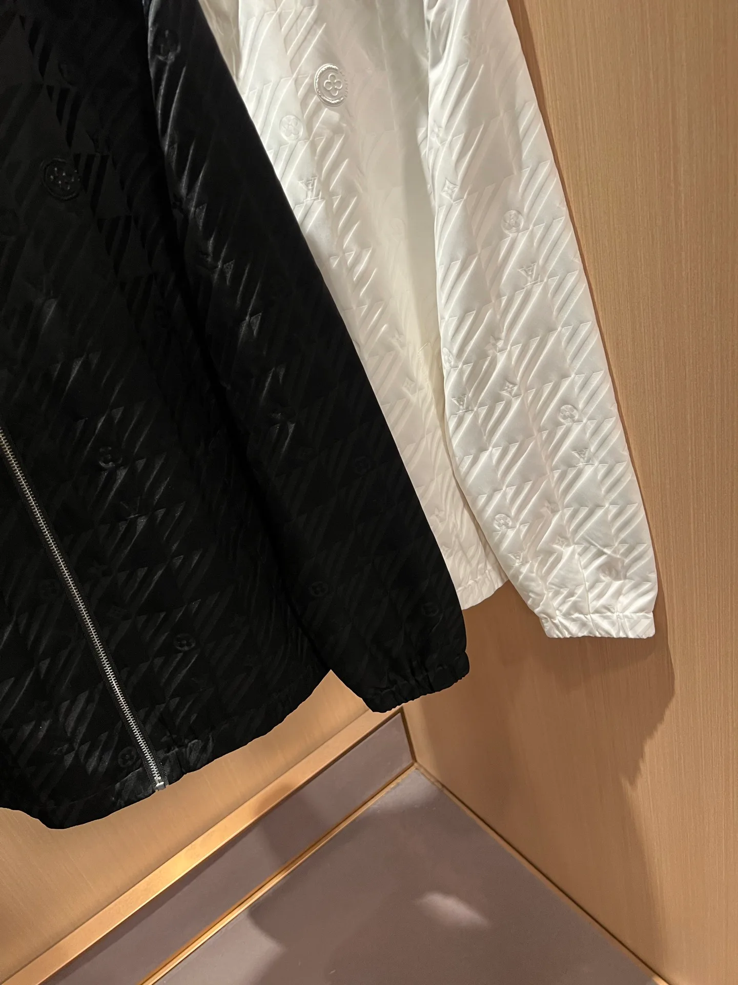 Куртки И Пуховики Мужские Louis Vuitton 18592742