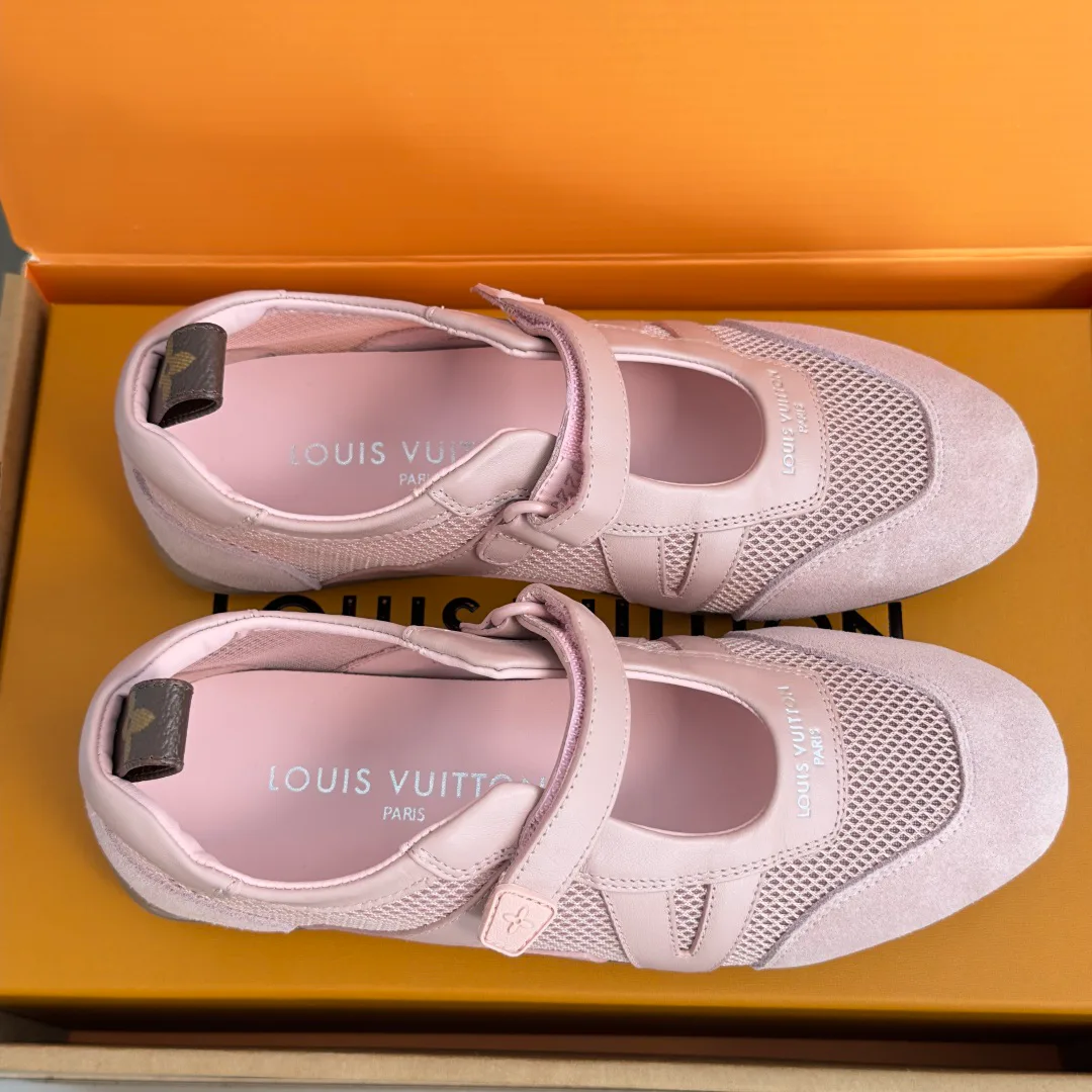 Women's Sneakers LOUIS VUITTON 17950634