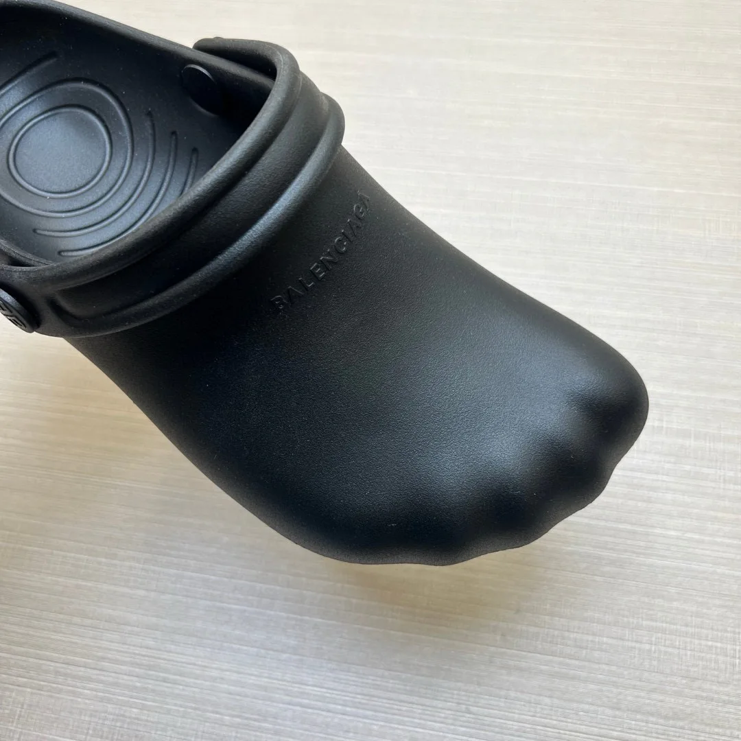 Women's Flip-Flops BALENCIAGA 17078816