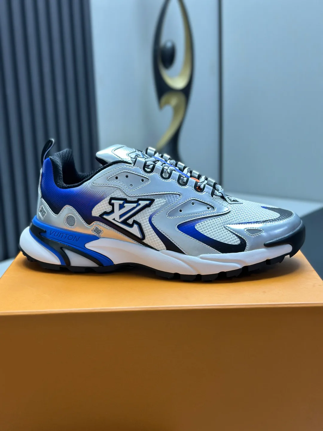 Women's Sneakers LOUIS VUITTON 18211988