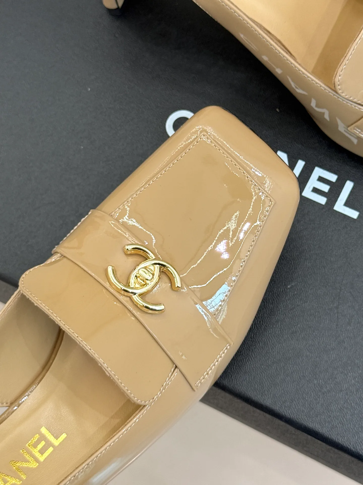 Women's Open-Toe Sandals CHANEL 17699631