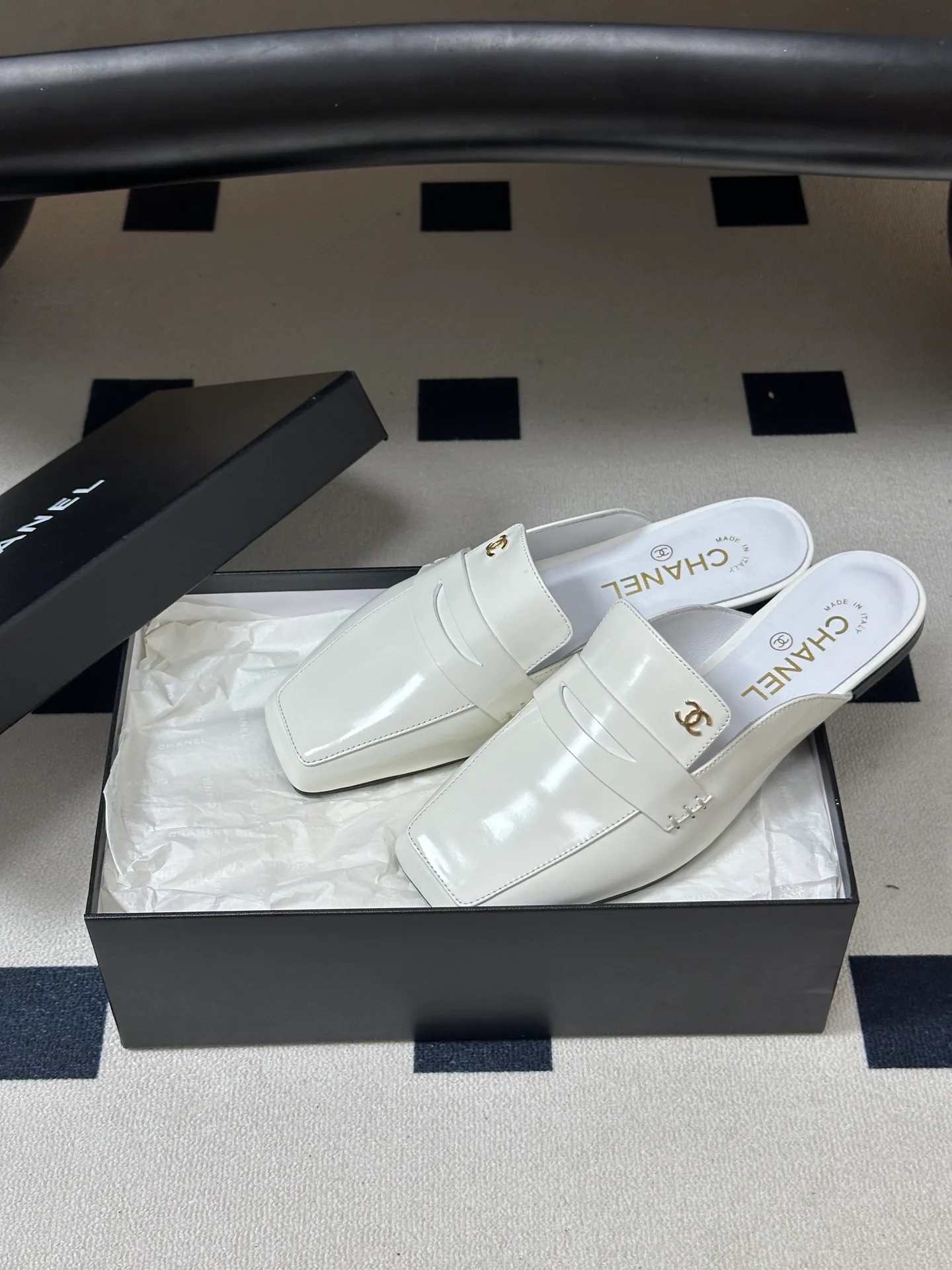 Women's Mules And Clogs CHANEL 18049699