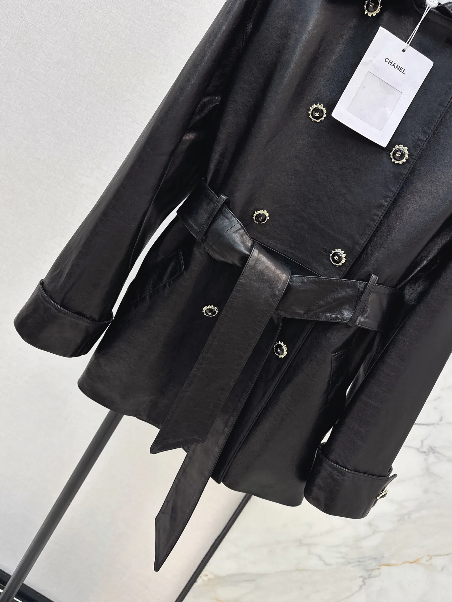 Women's Leather Jackets And Sheepskin Coats CHANEL 18253120