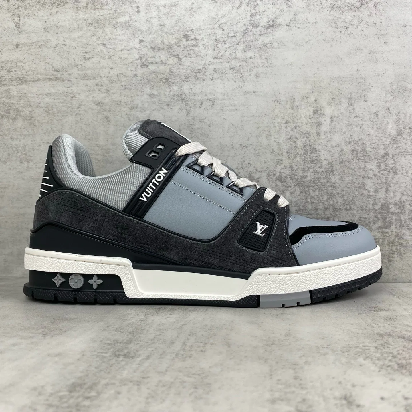 Women's Sneakers LOUIS VUITTON 17961752