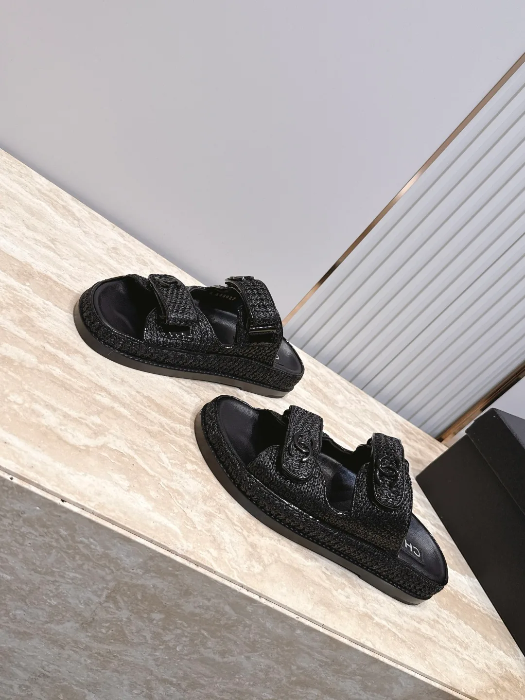 Women's Flip-Flops CHANEL 17336038