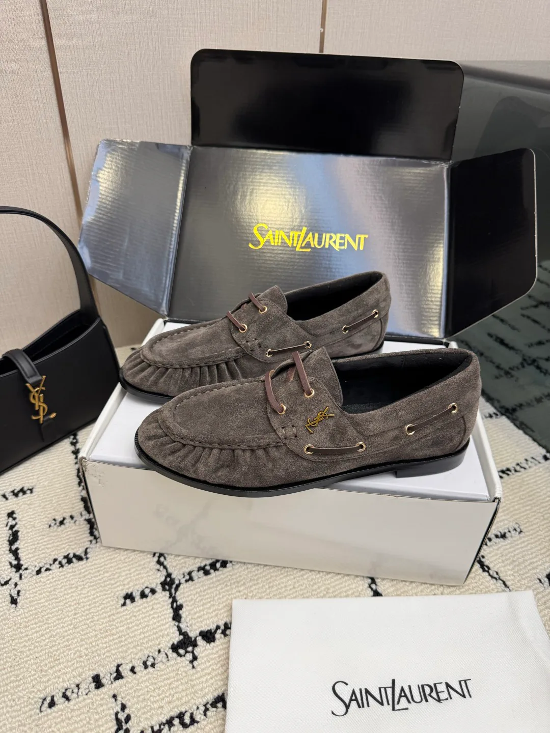 Women's Loafers And Moccasins SAINT LAURENT 18139451