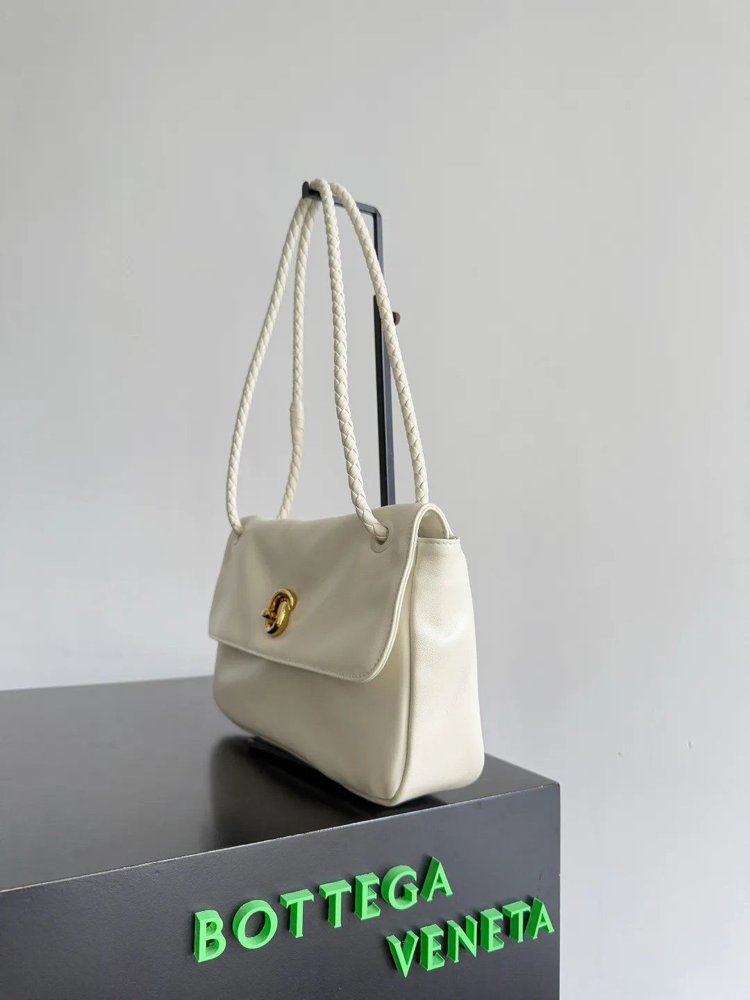 Women's Classic Handbags BOTTEGA VENETA 17488703