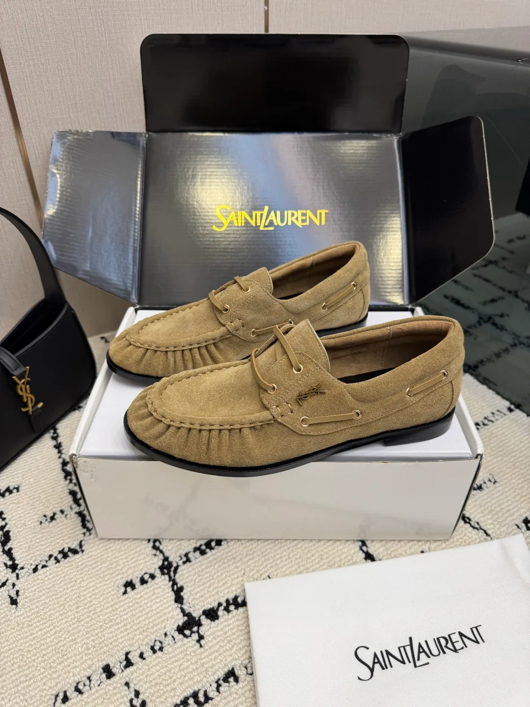 Women's Loafers And Moccasins SAINT LAURENT 18139445