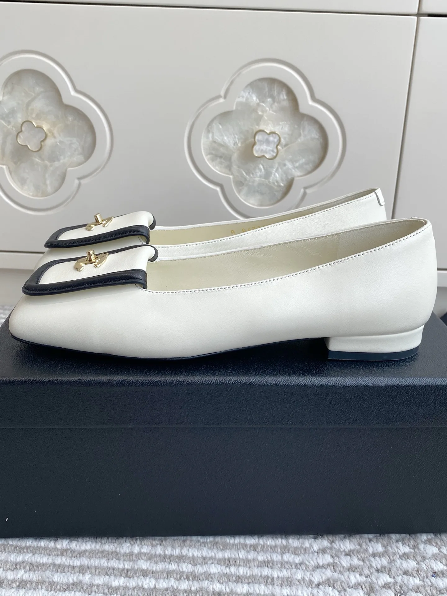 Women's Ballet Flats CHANEL 16932212