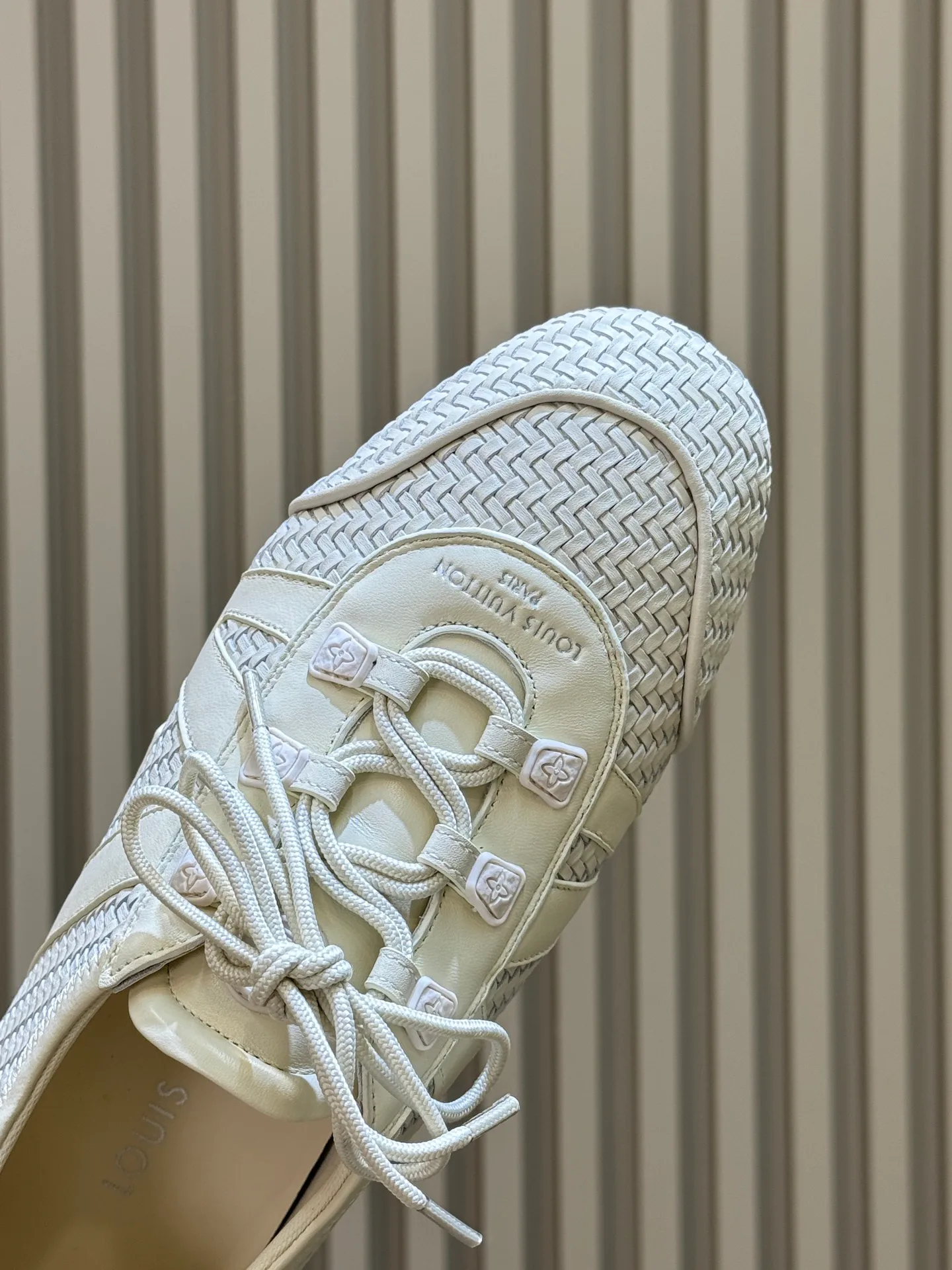 Women's Sneakers LOUIS VUITTON 18072953