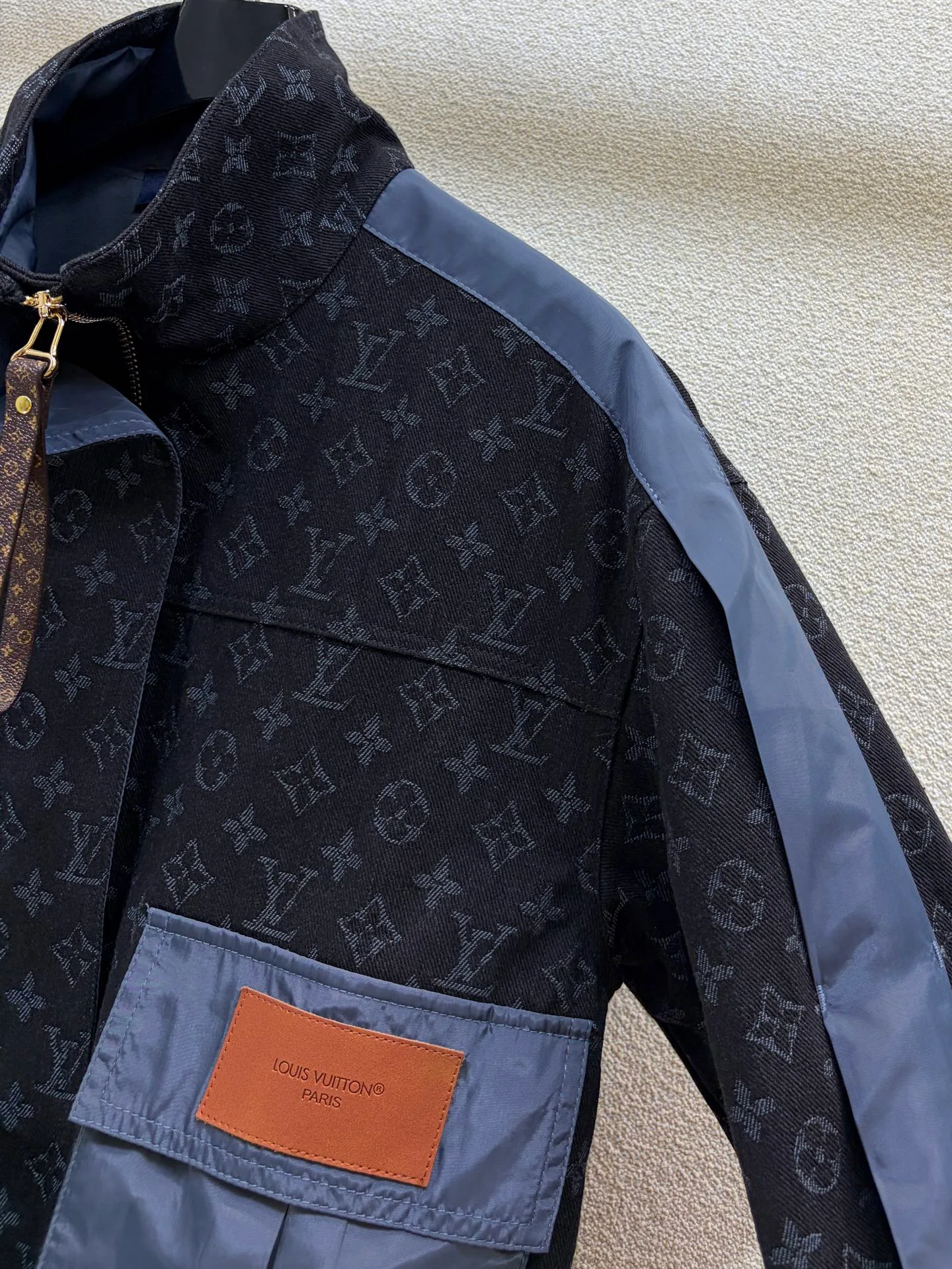 Women's Jackets And Down Jackets LOUIS VUITTON 18408056
