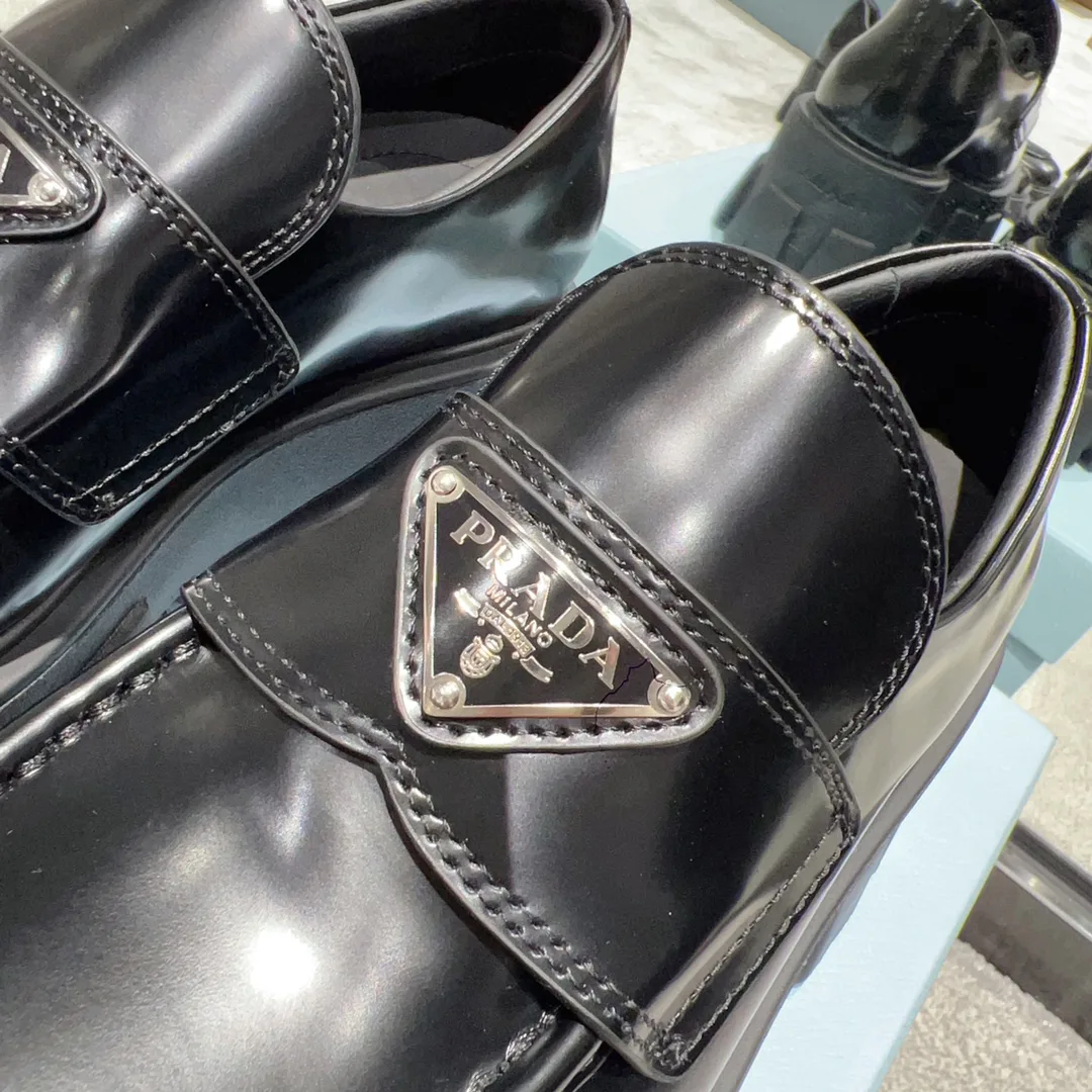 Women's Loafers And Moccasins PRADA 18121873