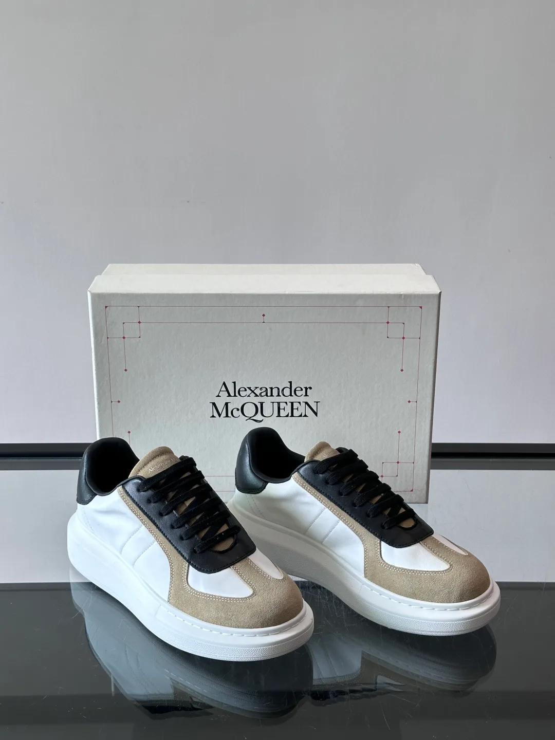 Women's Sneakers ALEXANDER MCQUEEN 17200127