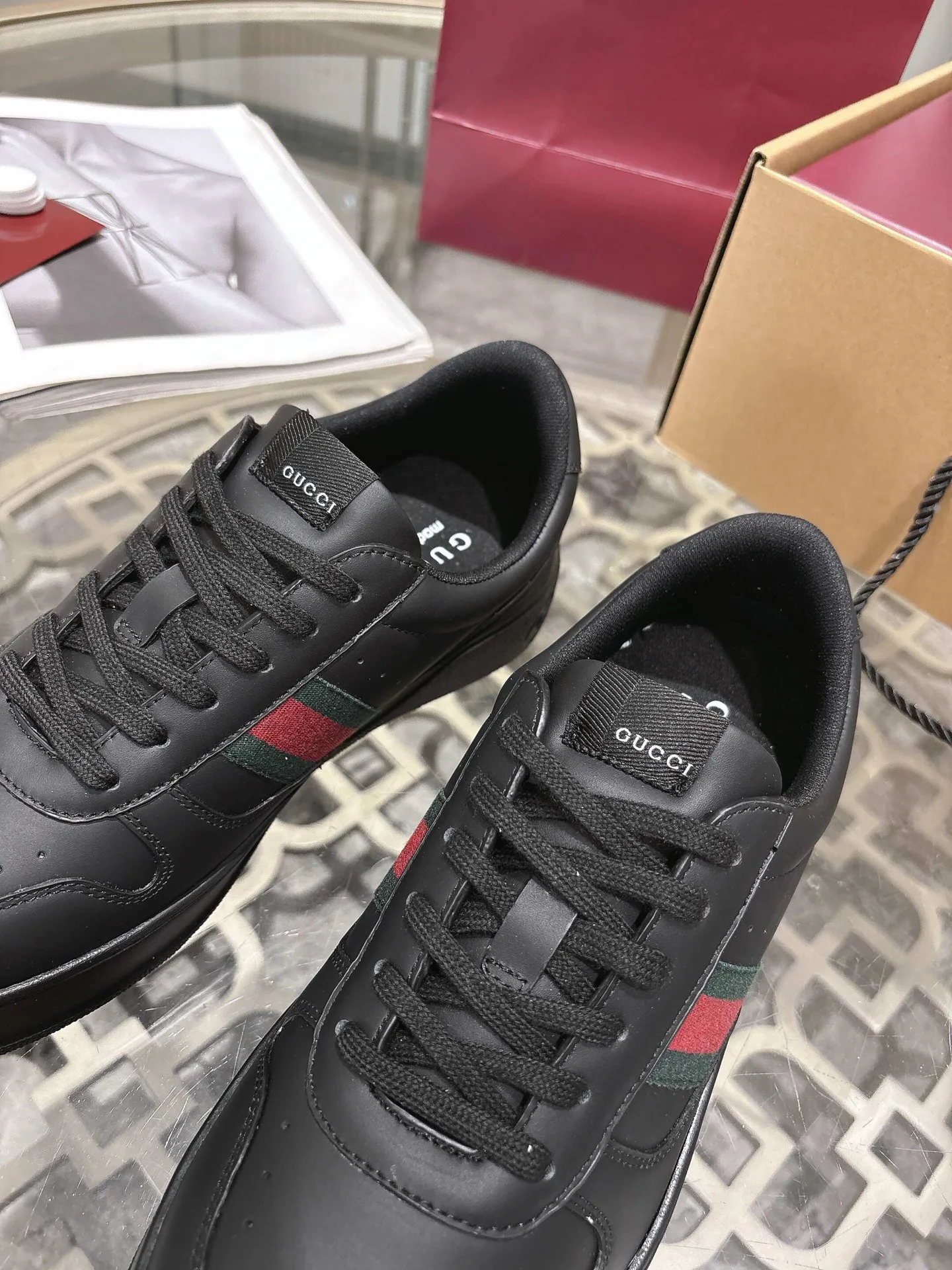 Women's Sneakers GUCCI 18369590