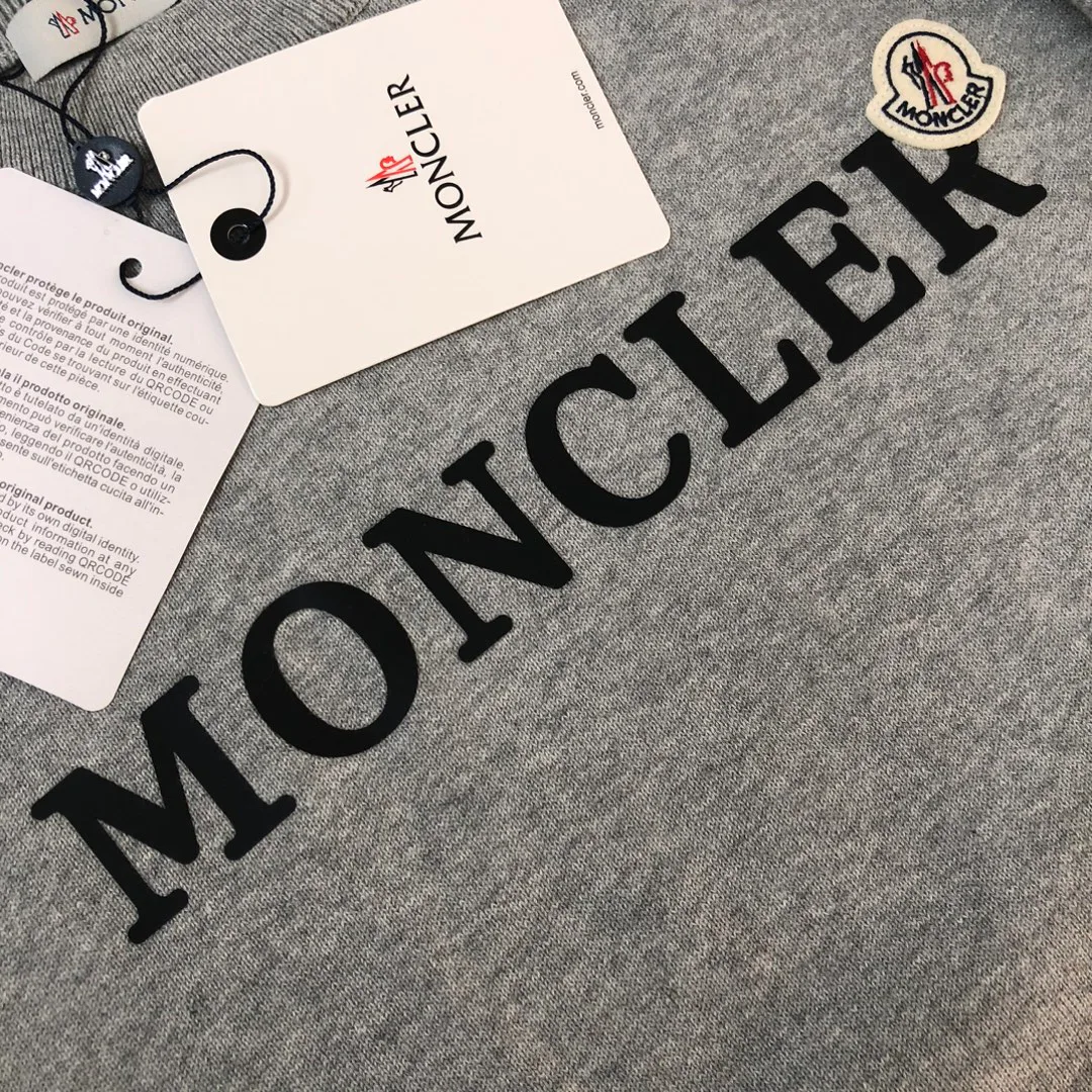 Men's Jumpers And Sweaters MONCLER 18002353