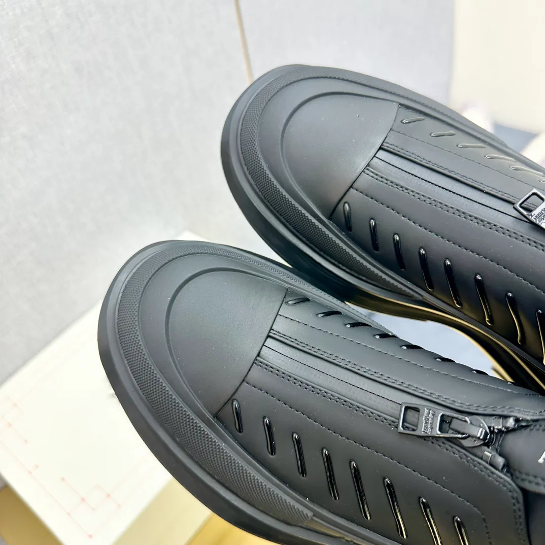 Women's Sneakers ALEXANDER MCQUEEN 18397474
