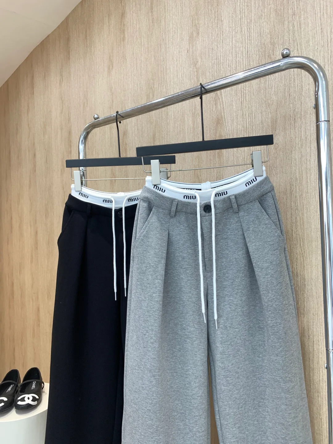 Women's Trousers MIU MIU 18199265