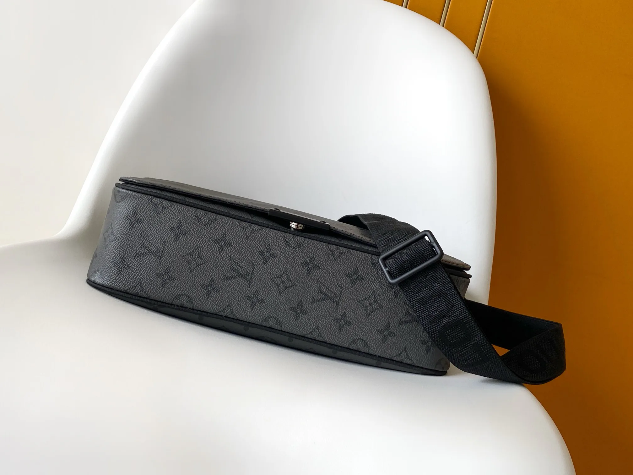 Women's Shoulder Bags LOUIS VUITTON 17949153