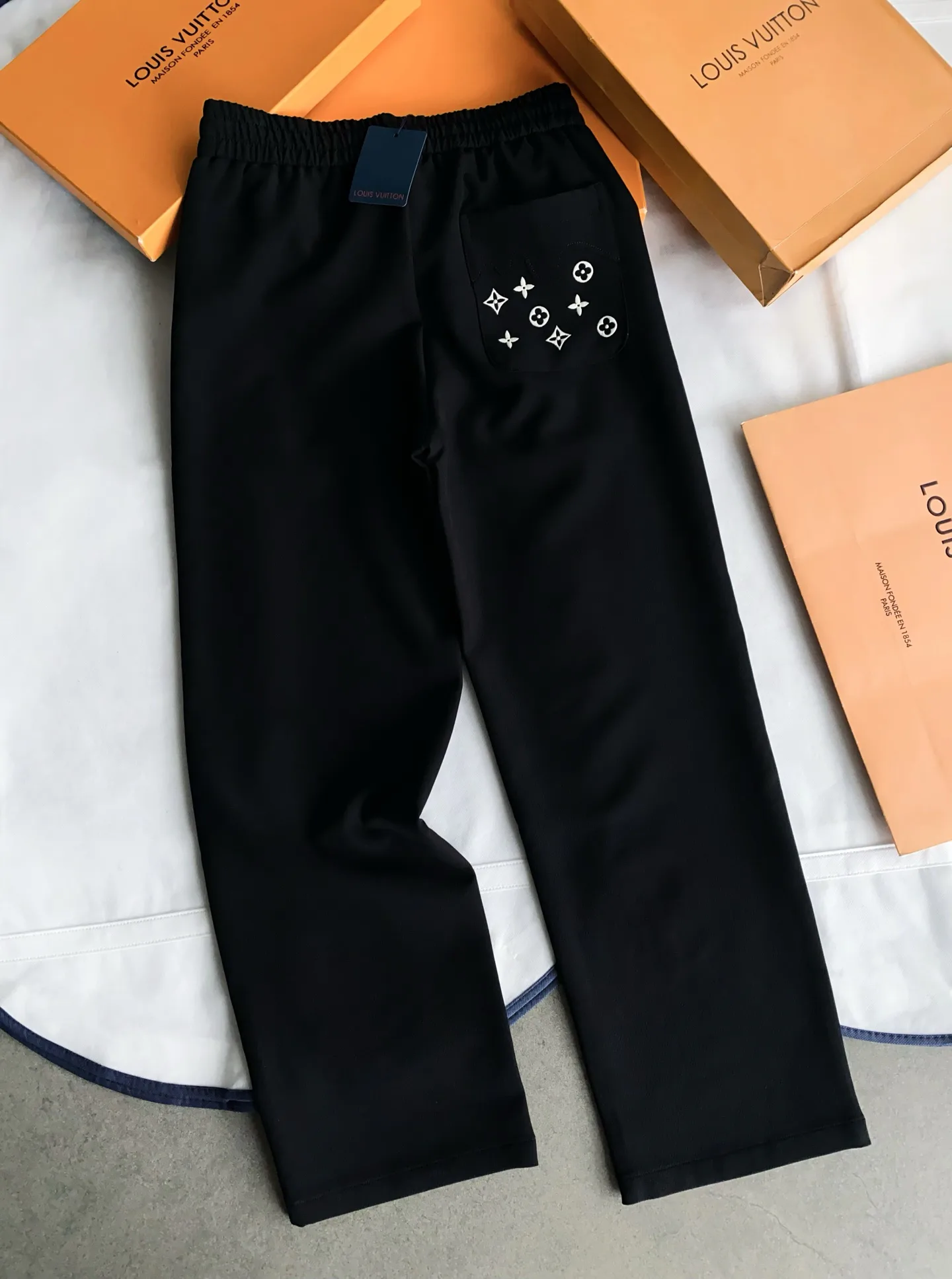 Men's Trousers LOUIS VUITTON 18469102