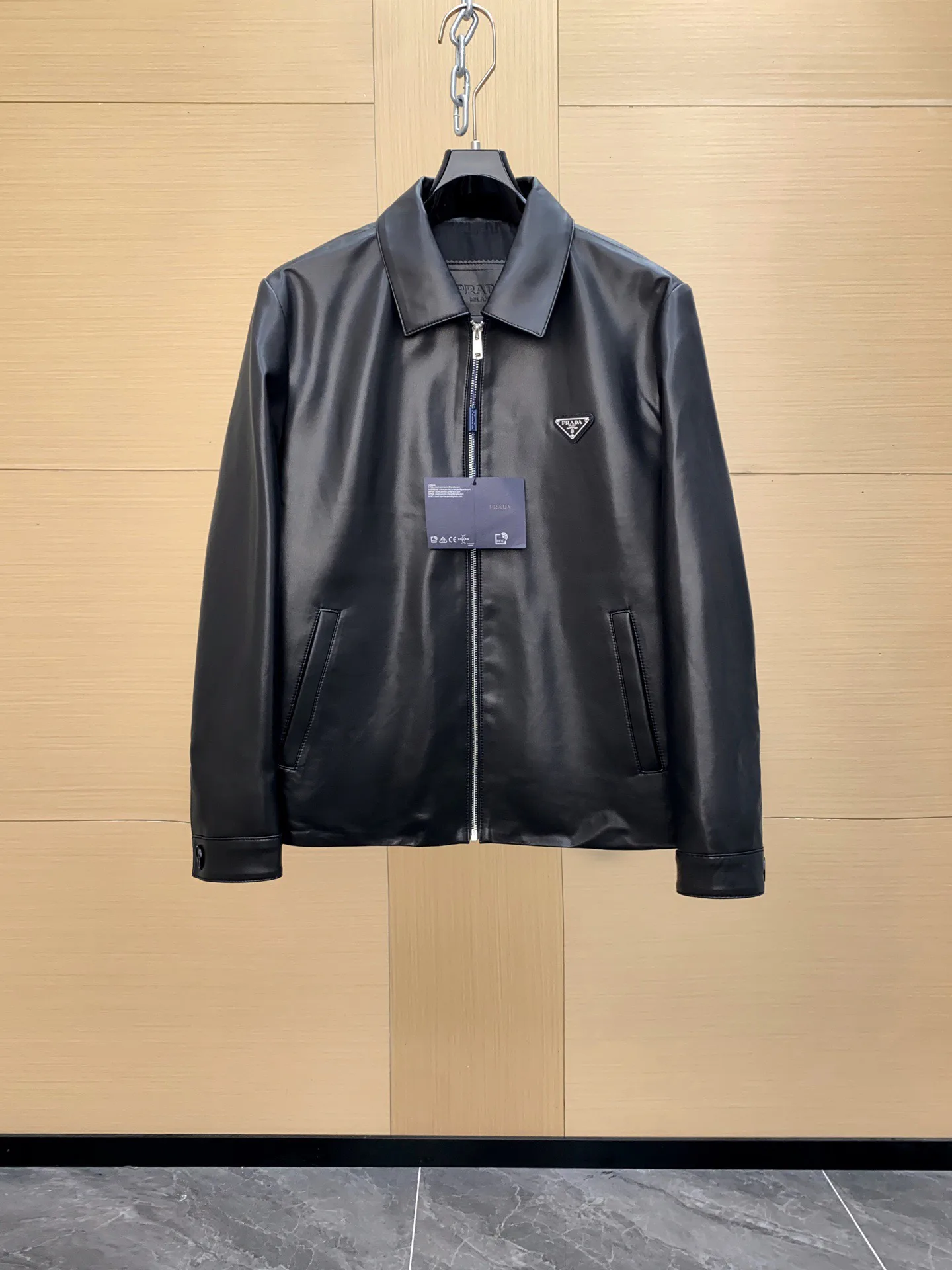 Men's Leather Jackets And Sheepskin Coats PRADA 18399186