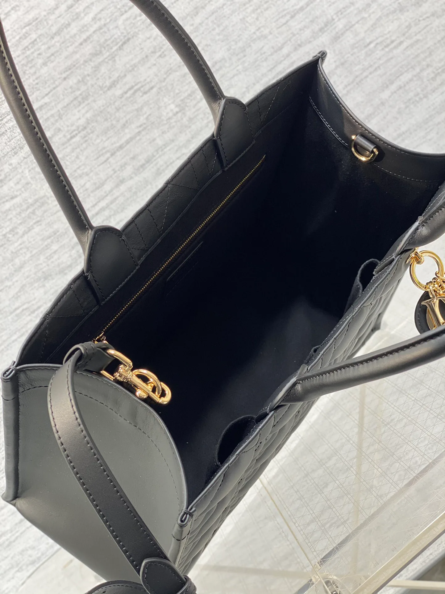 Women's Classic Handbags CHRISTIAN DIOR 17601396