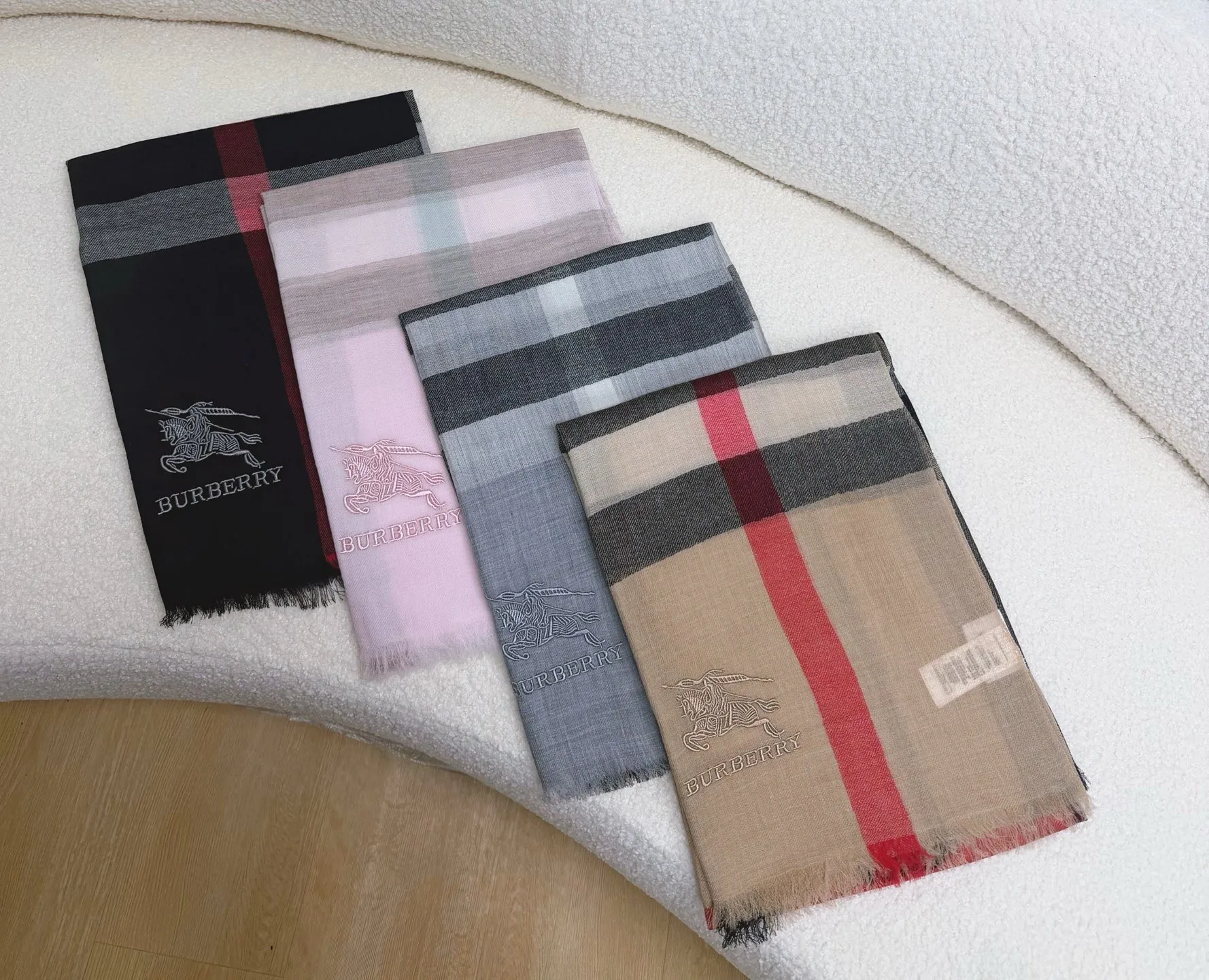 Scarves BURBERRY 18426917