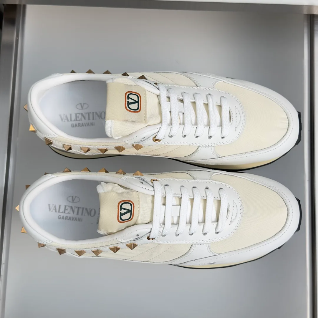 Women's Sneakers VALENTINO 17859886