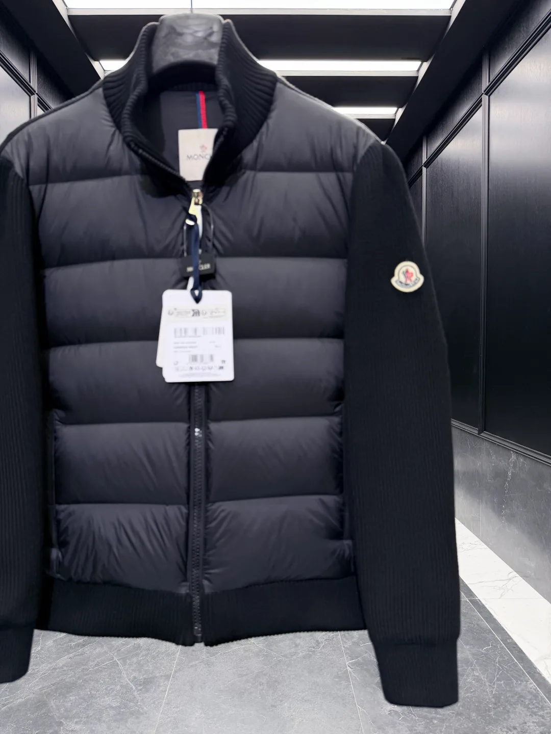 Men's Jackets And Down Jackets MONCLER 18416837
